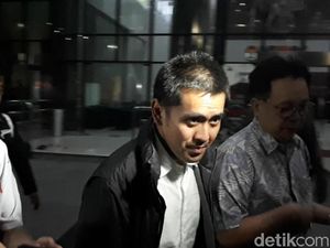 Anak Eddy Sindoro Bungkam Usai Diperiksa KPK sebagai Saksi Lucas