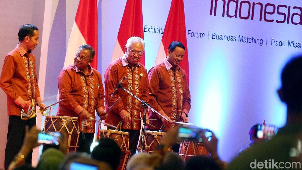 Pukul Gendang, Jokowi Buka Trade Expo Indonesia ke-33