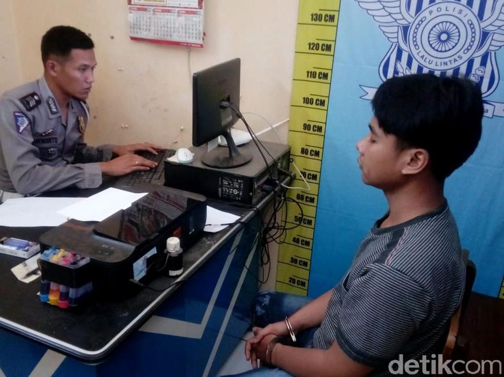Takut Terkena Razia, Pemuda di Pekalongan Tabrak Polisi Takut Terkena Razia, Pemuda di Pekalongan Tabrak Polisi