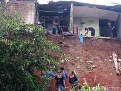 1 Rumah di Depok Diterjang Longsor