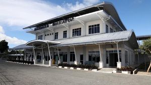 Melihat Bandara Maratua di Pulau Terdepan Indonesia