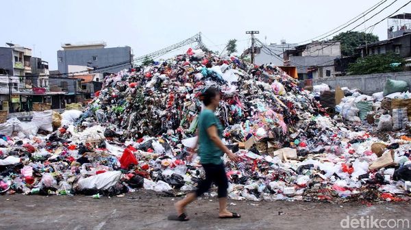 Imbas Kisruh Bantargebang, Sampah di Tamansari Menggunung