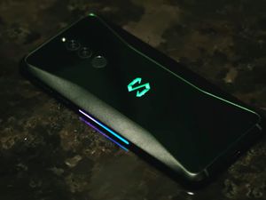 Serba Serbi Xiaomi Black Shark Helo, Ponsel Pertama RAM 10 GB Serba Serbi Xiaomi Black Shark Helo, Ponsel Pertama RAM 10 GB