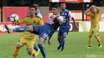 Skor Kacamata di Laga Bhayangkara Vs Arema
