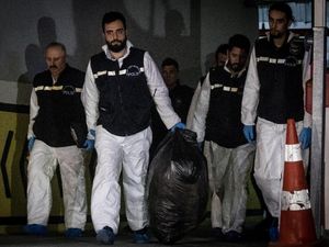 Polisi Turki Geledah Mobil Konsulat Arab Terkait Kasus Jamal Kashoggi Polisi Turki Geledah Mobil Konsulat Arab Terkait Kasus Jamal Kashoggi
