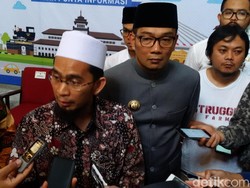 Ini Pesan Ustaz Adi Hidayat Soal Pembakaran Bendera HTI