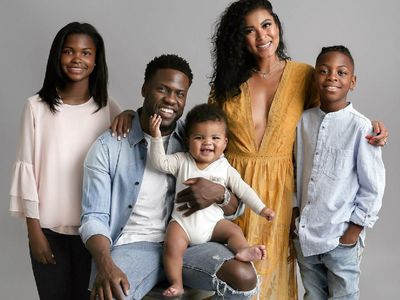 Hangatnya Kebersaman Keluarga Komedian Kevin Hart