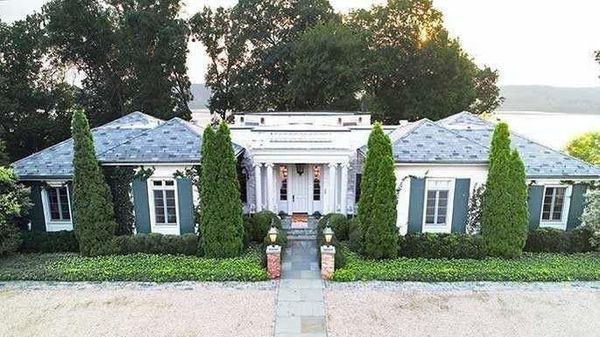 Orang Terkaya AS Pernah Tinggal di Rumah Ini