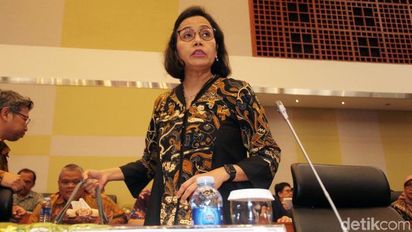 Tampil Berbatik, Sri Mulyani Turun Tangan Bahas Dana Desa di DPR