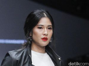 Hiks! Dian Sastro Sedih Generasi Muda Banyak Nggak Tahu Dongeng Hiks! Dian Sastro Sedih Generasi Muda Banyak Nggak Tahu Dongeng