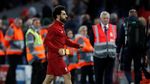 Kado untuk Salah dari Fans Berhijab di Anfield