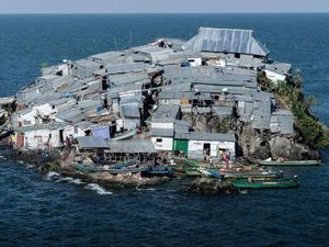 Kisah Pulau Terpadat Sedunia: Seluas Lapangan Bola, Punya Rumah Bordil Kisah Pulau Terpadat Sedunia: Seluas Lapangan Bola, Punya Rumah Bordil
