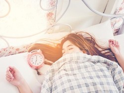 7 Cara Agar Kamu Lebih Mudah Bangun Saat Sahur