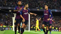 Dengan kemenangan ini, Barca masih sempurna dengan tiga kemenangan dalam tiga pertandingan di fase grup. Foto: David Ramos/Getty Images