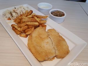 Makan Fish & Chips Cocol Sambal Matah, Pedas Nikmat!