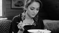 Suka Ngemil dan Makan Steak, Ini Pola Makan Dokter Cantik Reisa