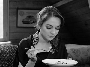 Suka Ngemil dan Makan Steak, Ini Pola Makan Dokter Cantik Reisa