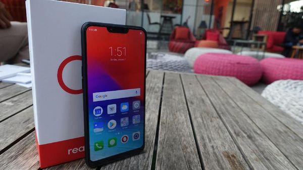 Unboxing Realme C1, Ponsel Notch Sejutaan