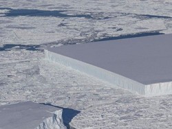 NASA Temukan Gunung Es Persegi Panjang di Kutub Selatan