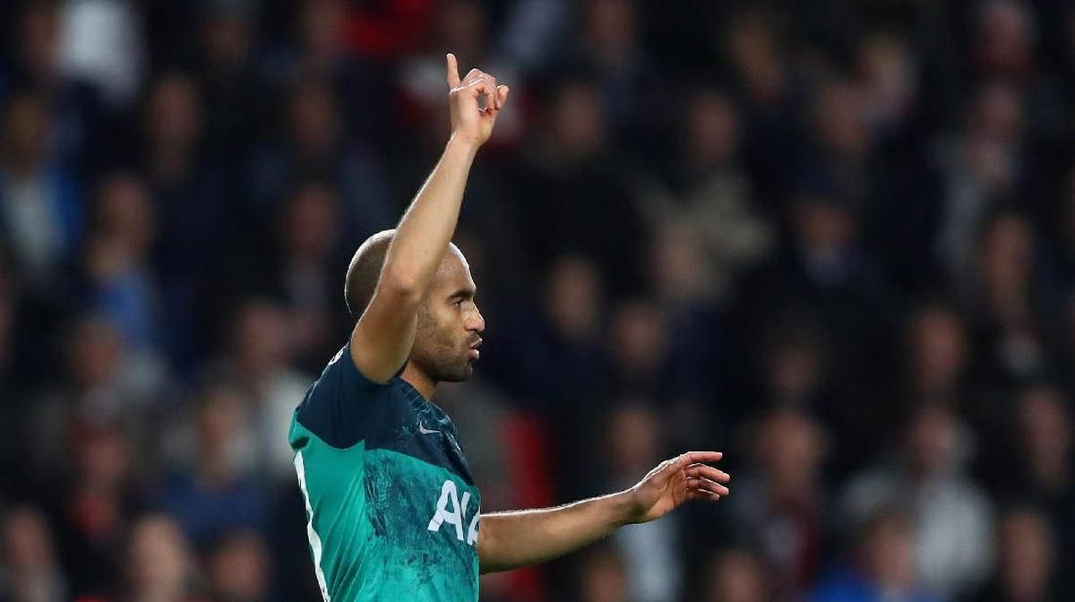 Lucas Moura optimistis dengan peluang lolos Tottenham Hotspur. (Foto: Dean Mouhtaropoulos/Getty Images)