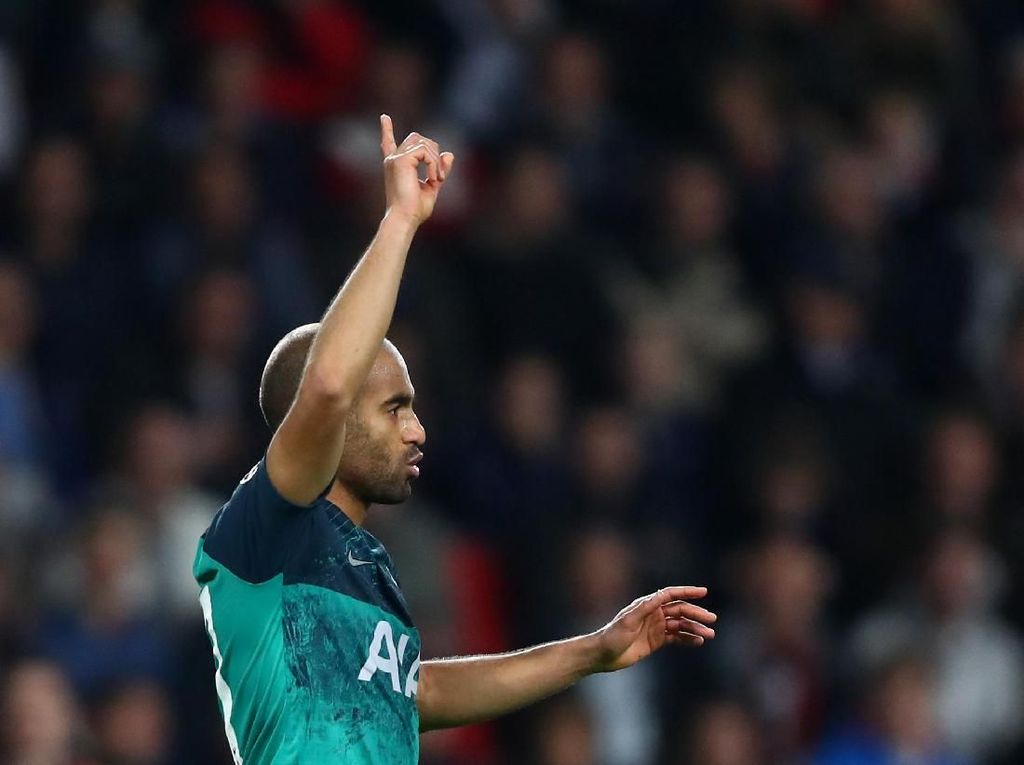 Tottenham Terjepit, Lucas Moura Yakin Masih Bisa Lolos dari Fase Grup Tottenham Terjepit, Lucas Moura Yakin Masih Bisa Lolos dari Fase Grup