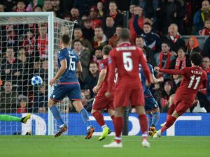 Gol Firmino dan Salah Beri Liverpool Keunggulan 2-0 atas Red Star