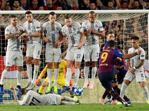 Messi pun Terkesima Aksi Brozovic Tiduran di Lapangan Messi pun Terkesima Aksi Brozovic Tiduran di Lapangan