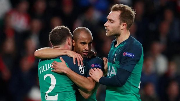 Lucas Moura menyamakan kedudukan jelang babak pertama berakhir.