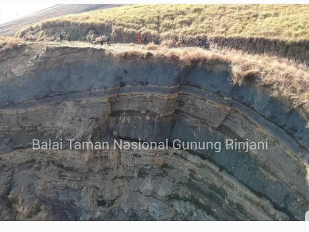 Foto Terkini Longsor di Jalur-jalur Pendakian Gunung Rinjani Foto Terkini Longsor di Jalur-jalur Pendakian Gunung Rinjani