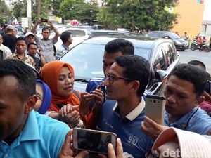 Di Tegal, Sandiaga Dengarkan Curhat Guru Honorer dan Petani