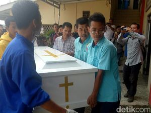 Polisi Pastikan Fransiscus Tembak Istri dan Anak Sebelum Bunuh Diri Polisi Pastikan Fransiscus Tembak Istri dan Anak Sebelum Bunuh Diri