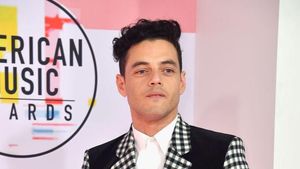 Foto: Pesona Rami Malek, Aktor Ganteng Pemeran Freddie Mercury
