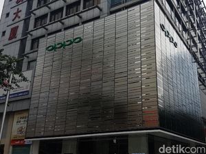 Di Gerai Super Oppo Ini Bisa Jajal Ponsel Tanpa Dikuntit