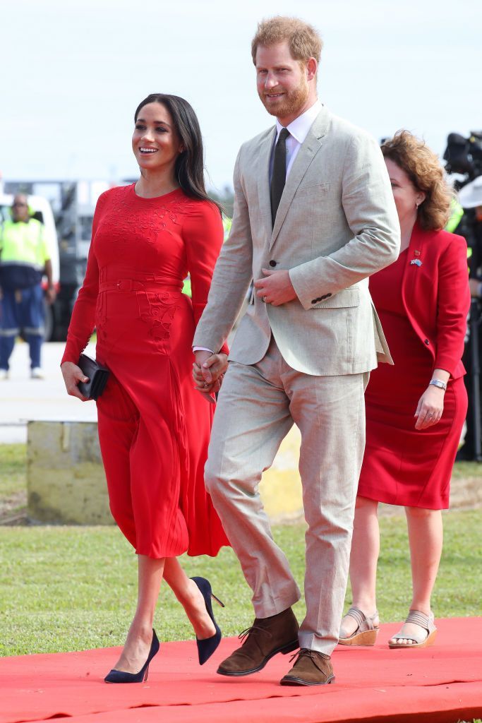 NUKU'ALOFA, TONGA - OCTOBER 25:  Prince Harry, Duke of Sussex and Meghan, Duchess of Sussex attend Official Arrival in Tonga on October 25, 2018 in Nuku'alofa, Tonga. The Duke and Duchess of Sussex are on their official 16-day Autumn tour visiting cities in Australia, Fiji, Tonga and New Zealand.  (Photo by Chris Jackson/Getty Images)