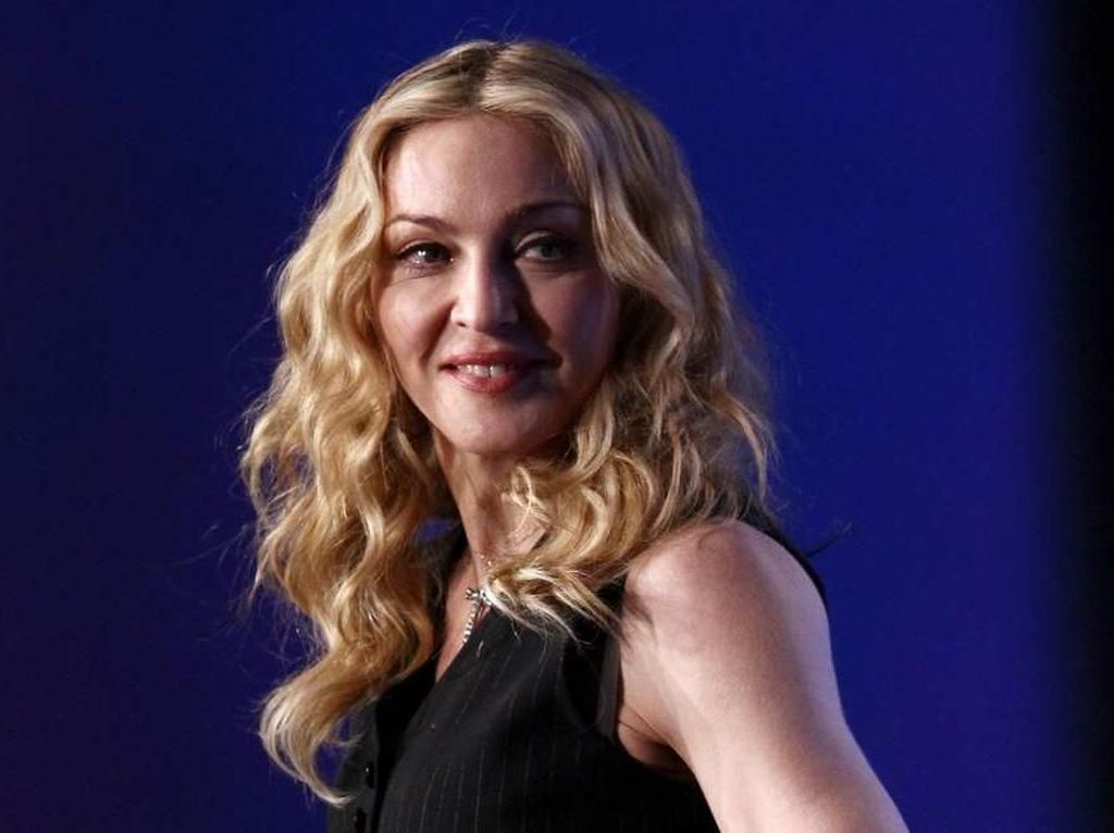 Cara Sukses Madonna: Pamer Bokong Cara Sukses Madonna: Pamer Bokong