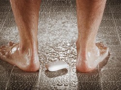 Fahmi Bo dan Mitos Serangan Stroke di Kamar Mandi