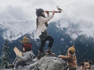 Keren, Orang Tua Kreatif Sulap Foto Keluarga Jadi Ciamik