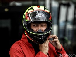 Pengunci Helm Sistem D-Ring atau Buckle, Mana yang Lebih Aman?