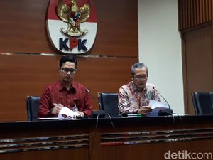 KPK Tetapkan Bupati Cirebon Tersangka Suap Jual Beli Jabatan KPK Tetapkan Bupati Cirebon Tersangka Suap Jual Beli Jabatan