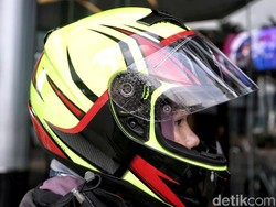 Waspadai Benang Layangan, Pemotor Disarankan Pakai Helm Fullface