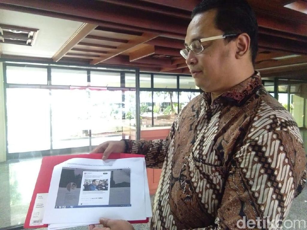 Diperiksa 3,5 Jam, Jack Lapian Ditanya 19 Pertanyaan soal Hoax Ratna Diperiksa 3,5 Jam, Jack Lapian Ditanya 19 Pertanyaan soal Hoax Ratna