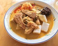 Serupa Tapi Tak Sama, Apa Bedanya Ketupat, Lontong dan Buras?