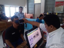 Ratusan Napi Lapas Pasuran Lakukan Perekaman e-KTP untuk Pemilu
