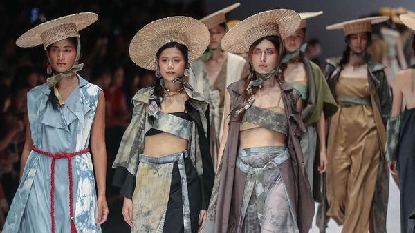 Koleksi Fashion yang Bersahabat dengan Alam