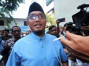 Dahnil Mention Mahathir: Maaf Pemerintah Kami Klaim Lobi soal Siti Aisyah Dahnil Mention Mahathir: Maaf Pemerintah Kami Klaim Lobi soal Siti Aisyah
