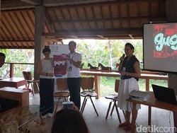 Emte Luncurkan Komik Bisu di Ubud Writers and Readers Festival 2018