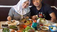 Hits Banget! Ini Gaya Shanty, Istri Denny Cagur Saat Kulineran