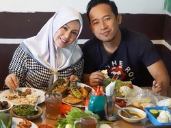Jago Masak, Istri Denny Cagur Bagikan Resep Seblak Ceker Super Pedas