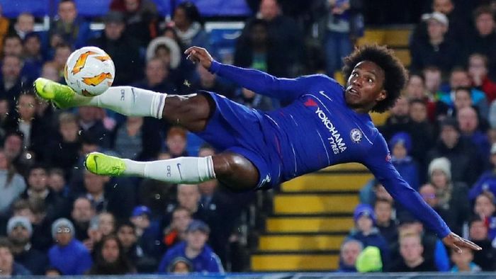 Willian dikabarkan menolak tawaran fantastis dari klub China, Shanghai Shenhua. (Foto: Eddie Keogh/Reuters)