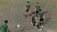 Indonesia ke perempatfinal dengan status runner-up Grup A Piala Asia U-19 2018. Di laga terakhir, Garuda Nusantara mengalahkan Uni Emirat Arab dengan skor 1-0.